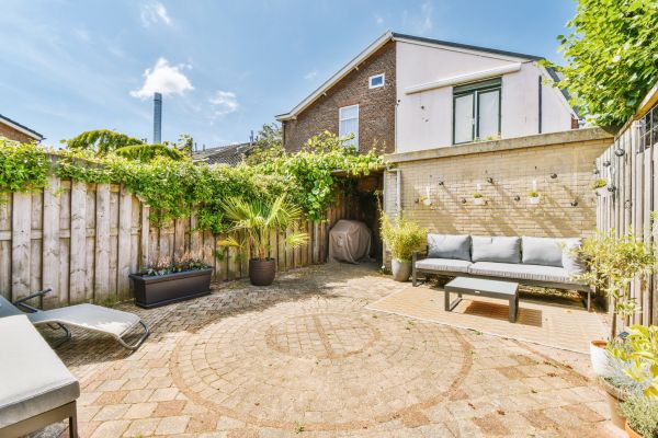 Courtyard Wall Repair in Springfield